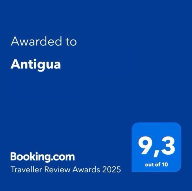 Antigua Villa Монополи Екстериор снимка